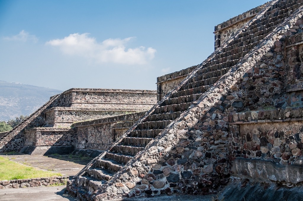teotihuacan-4573318_1920.jpg