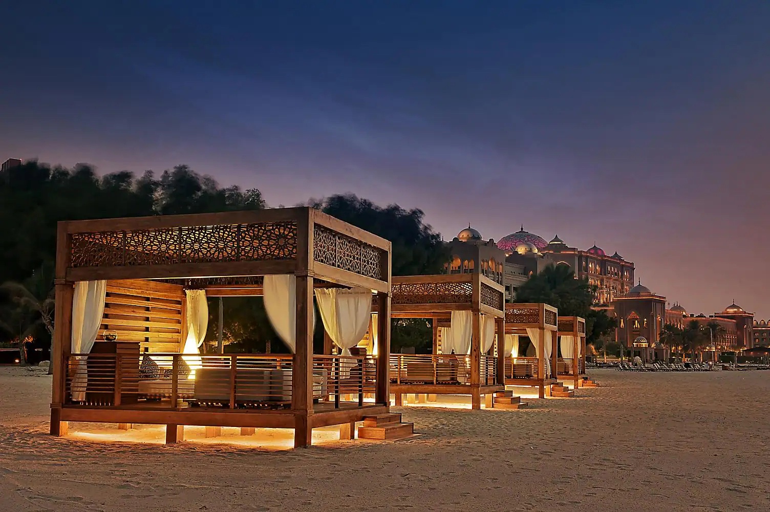 abu-dhabi-emirates-palace-beach-cabanas-05(1).jpg
