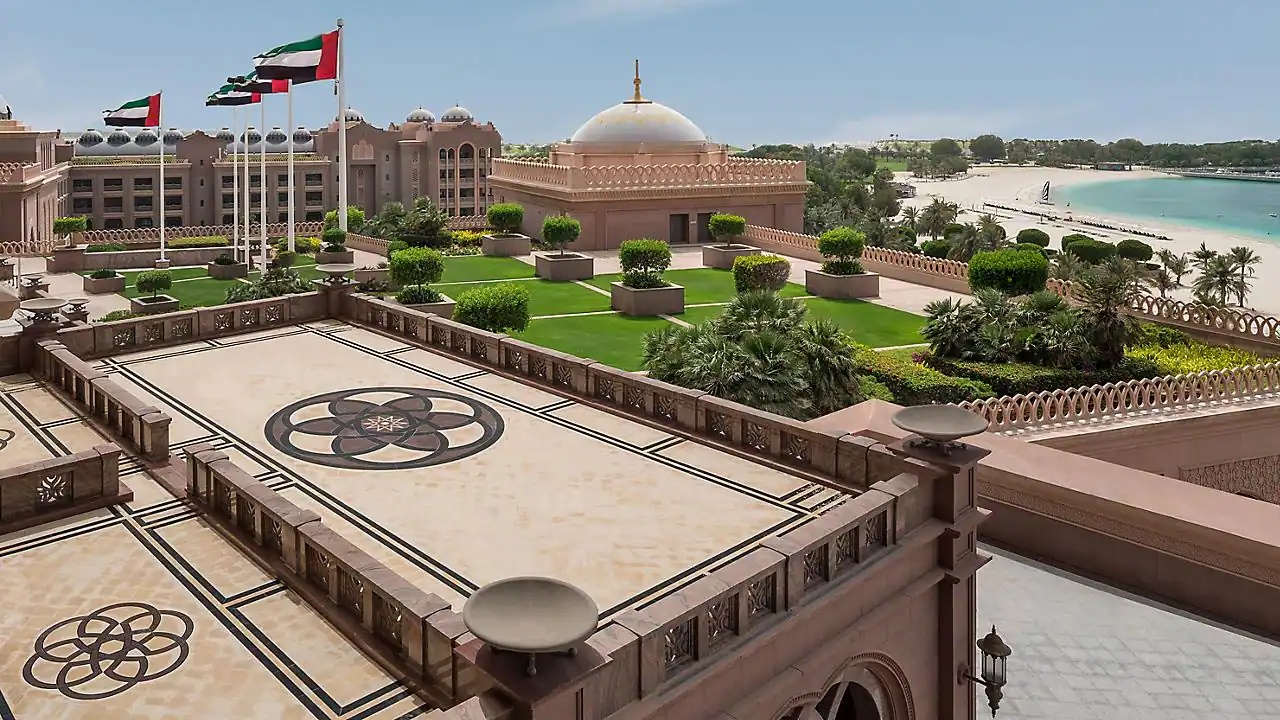abu-dhabi-emirates-palace-palace-suite-pearl-balcony.jpg